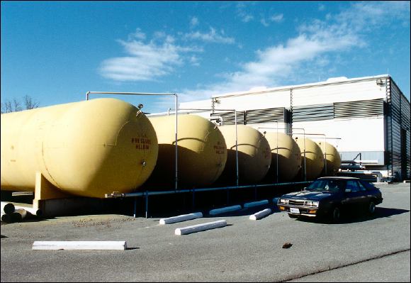 Central Helium Liquefier - Helium Storage Tank
